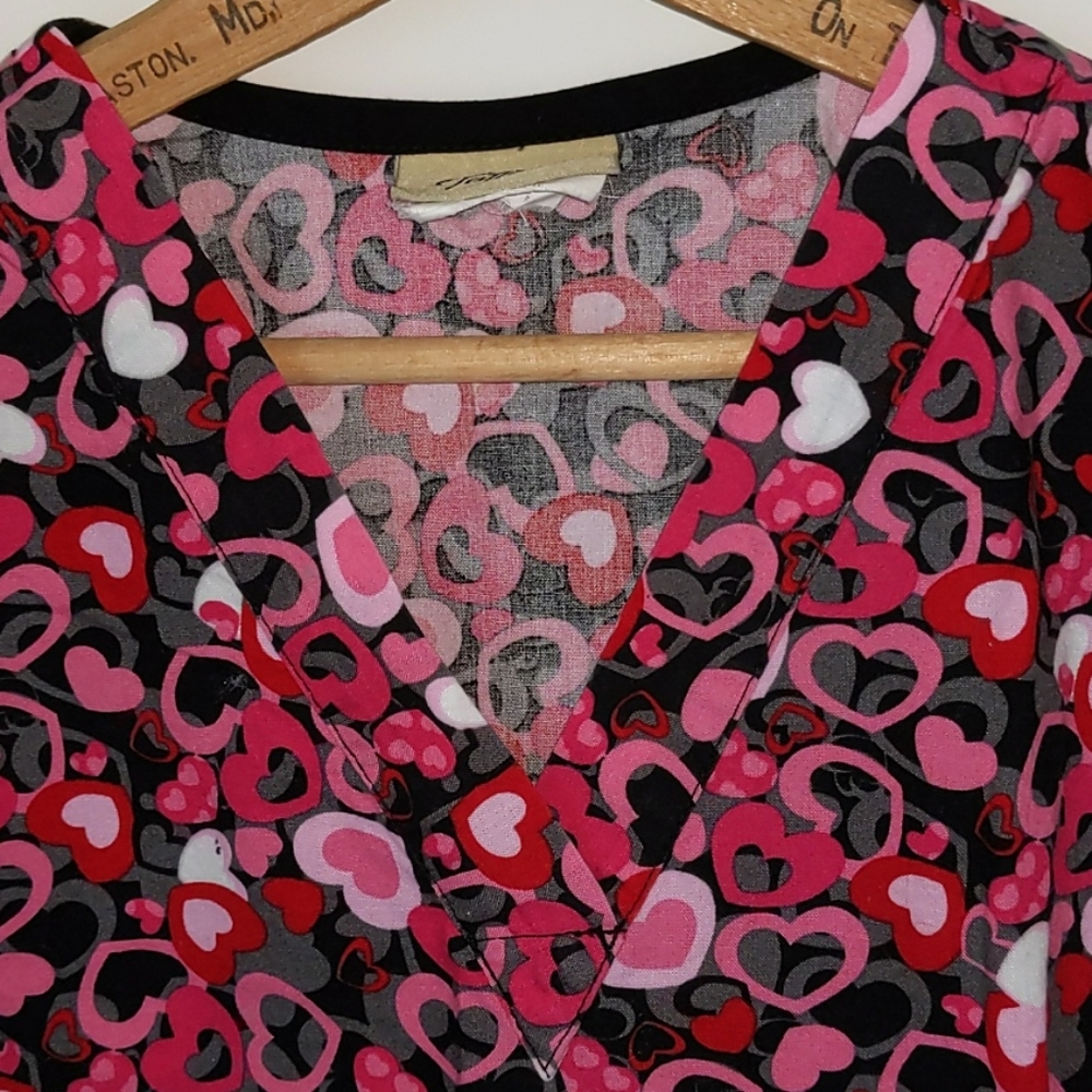 Tafford Women's Size XS Valentine Heart Print Scrub Top - Picture 3 of 7